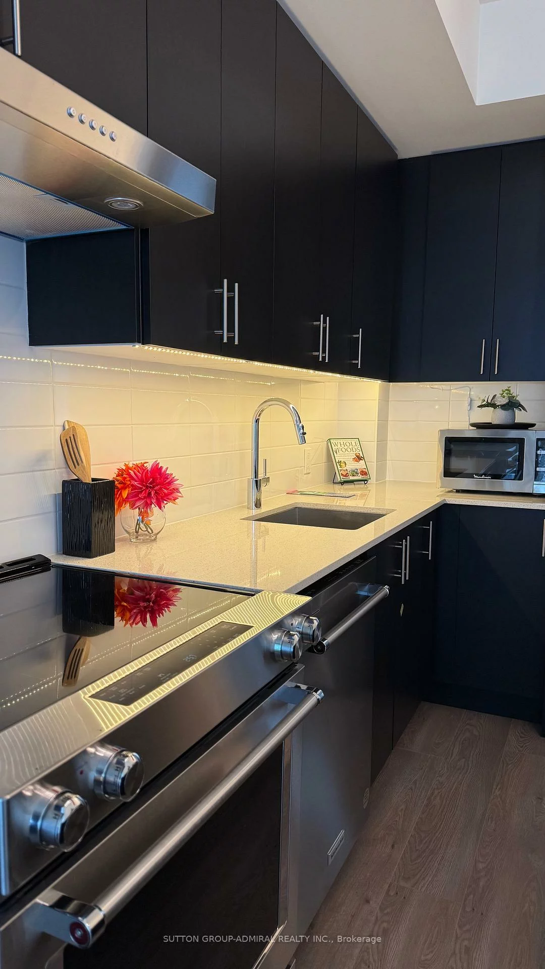 8960, Jane, Vellore Village, Vaughan