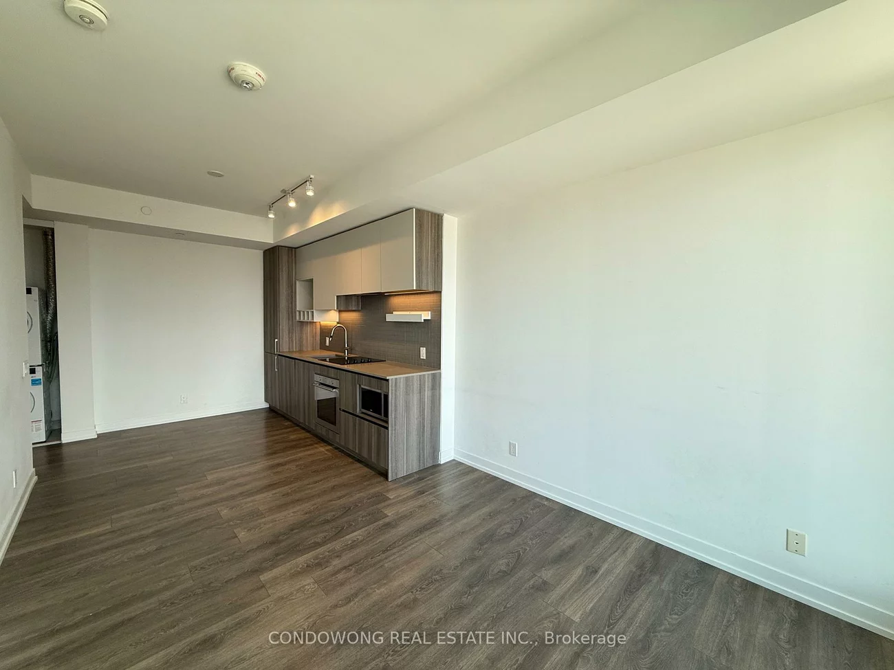 898, Portage, Vaughan Corporate Centre, Vaughan