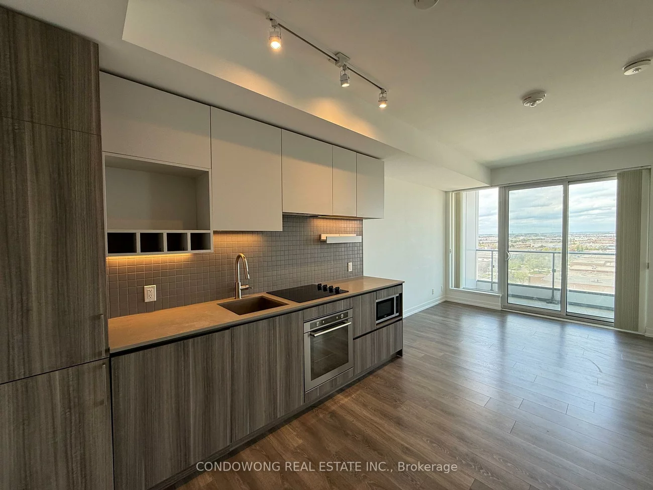 898, Portage, Vaughan Corporate Centre, Vaughan