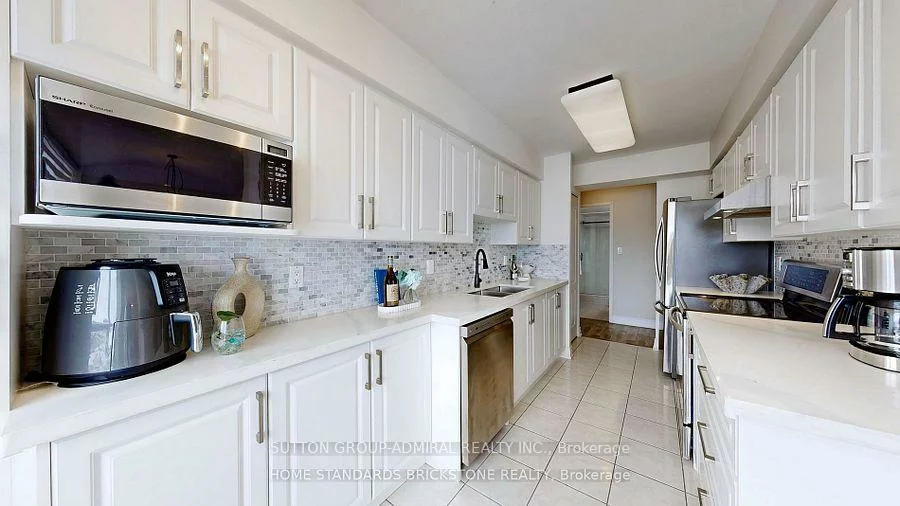 850, Steeles, Lakeview Estates, Vaughan