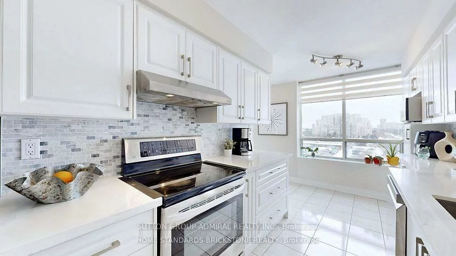 850, Steeles, Lakeview Estates, Vaughan