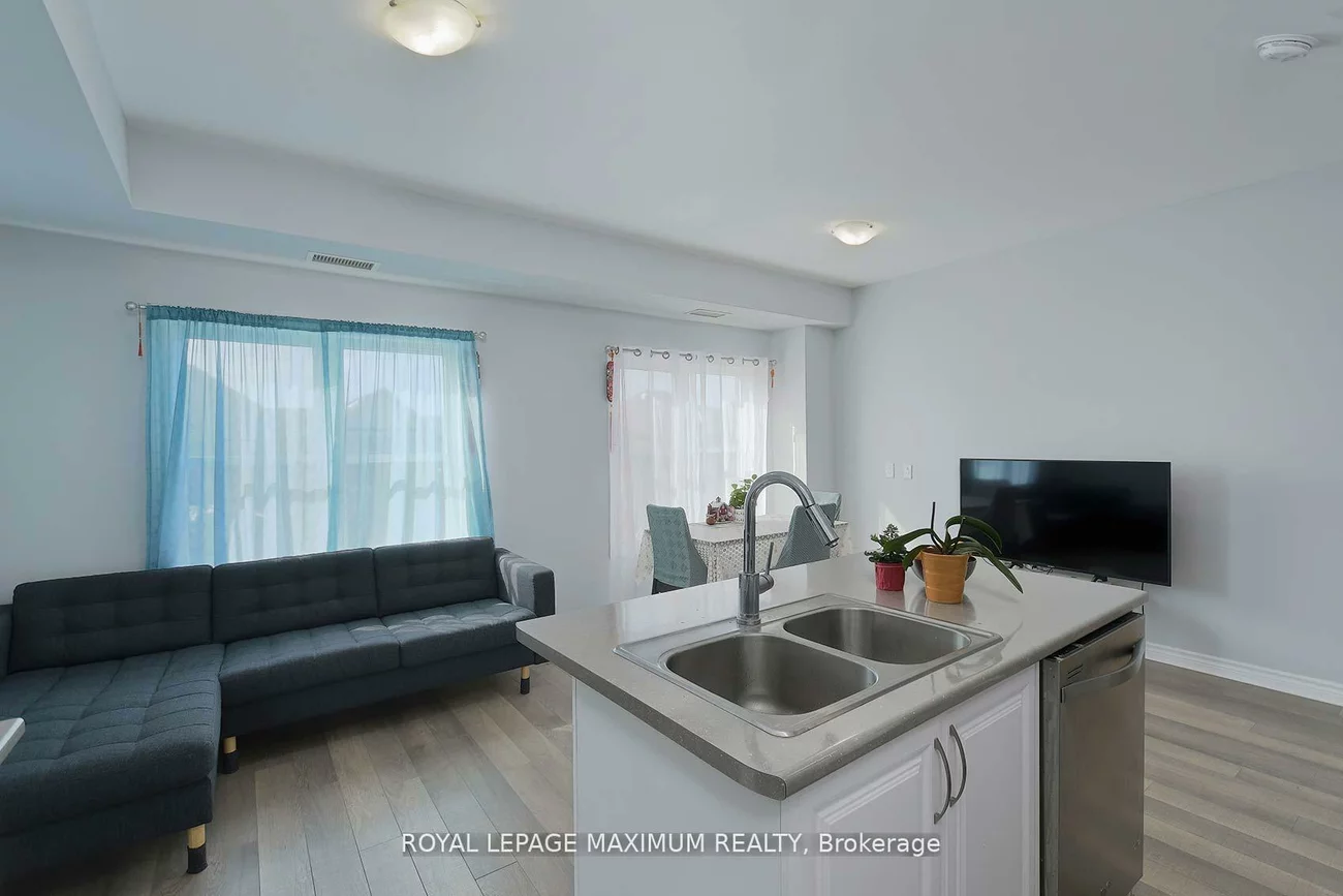 3905, Major Mackenzie, Vellore Village, Vaughan