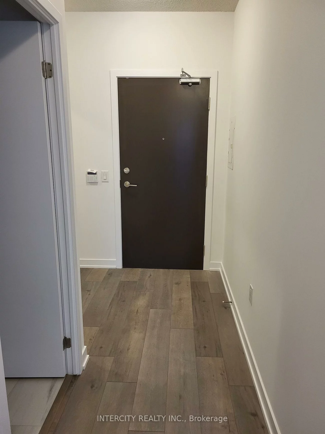 38, Honeycrisp, Vaughan Corporate Centre, Vaughan