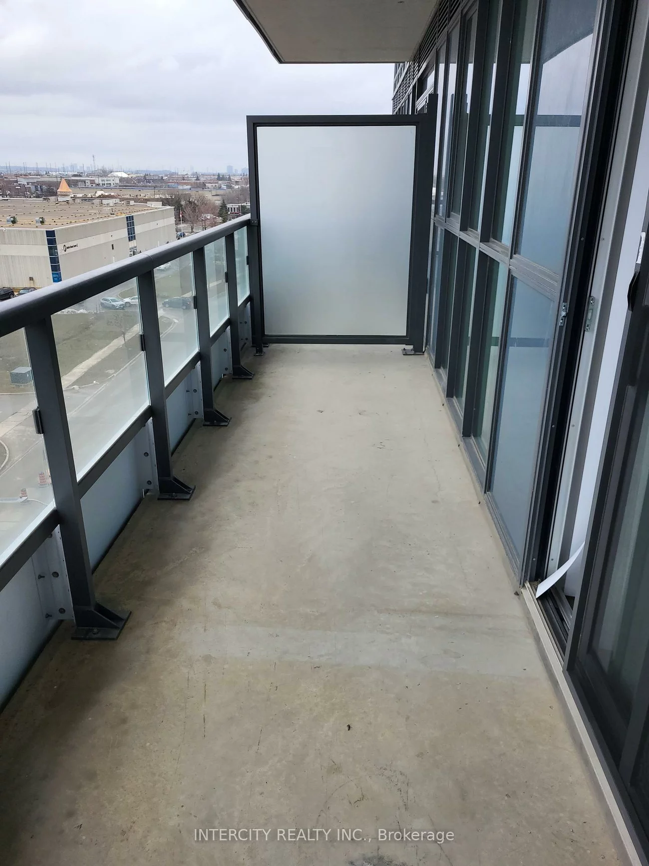 38, Honeycrisp, Vaughan Corporate Centre, Vaughan