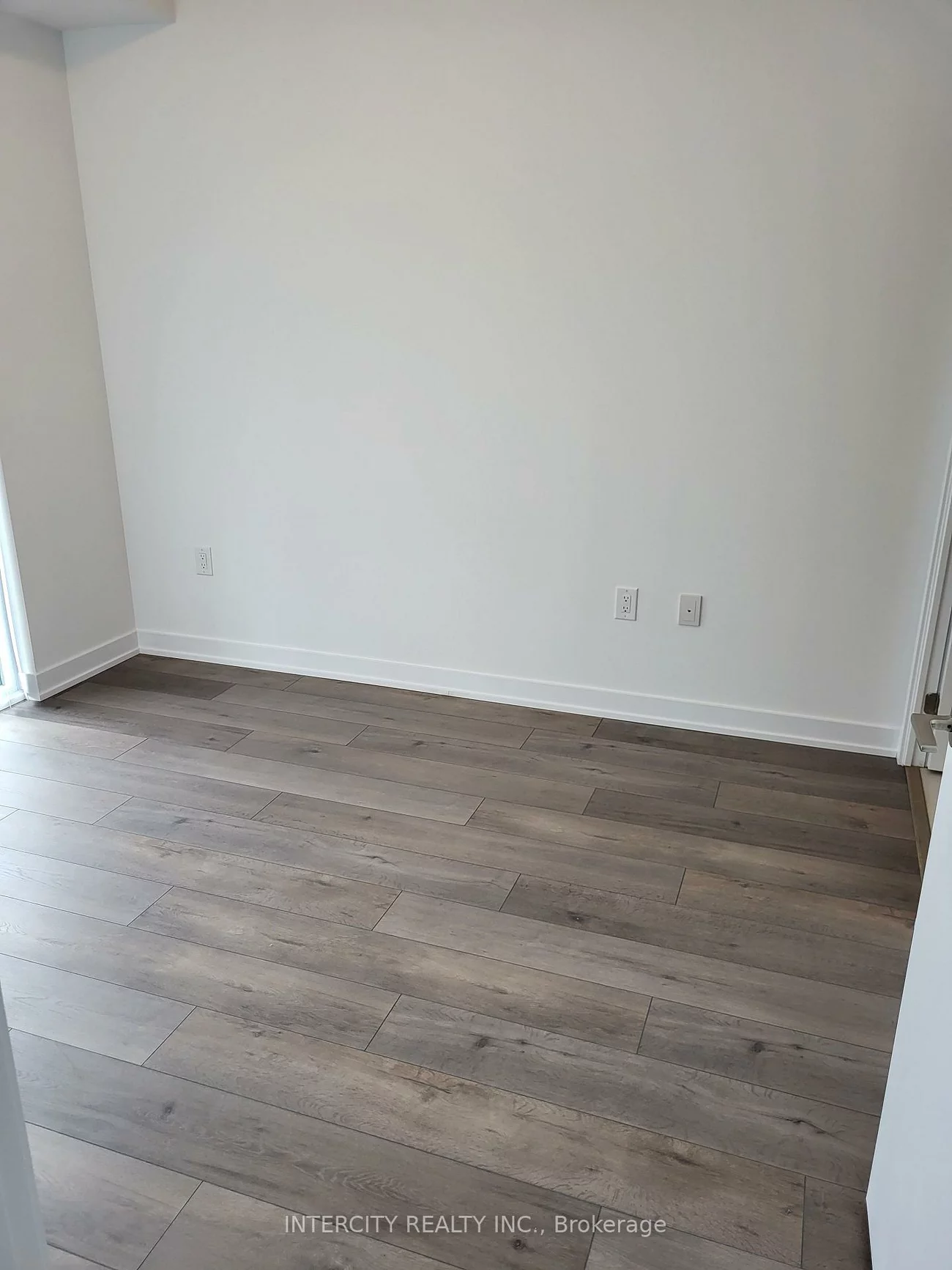 38, Honeycrisp, Vaughan Corporate Centre, Vaughan