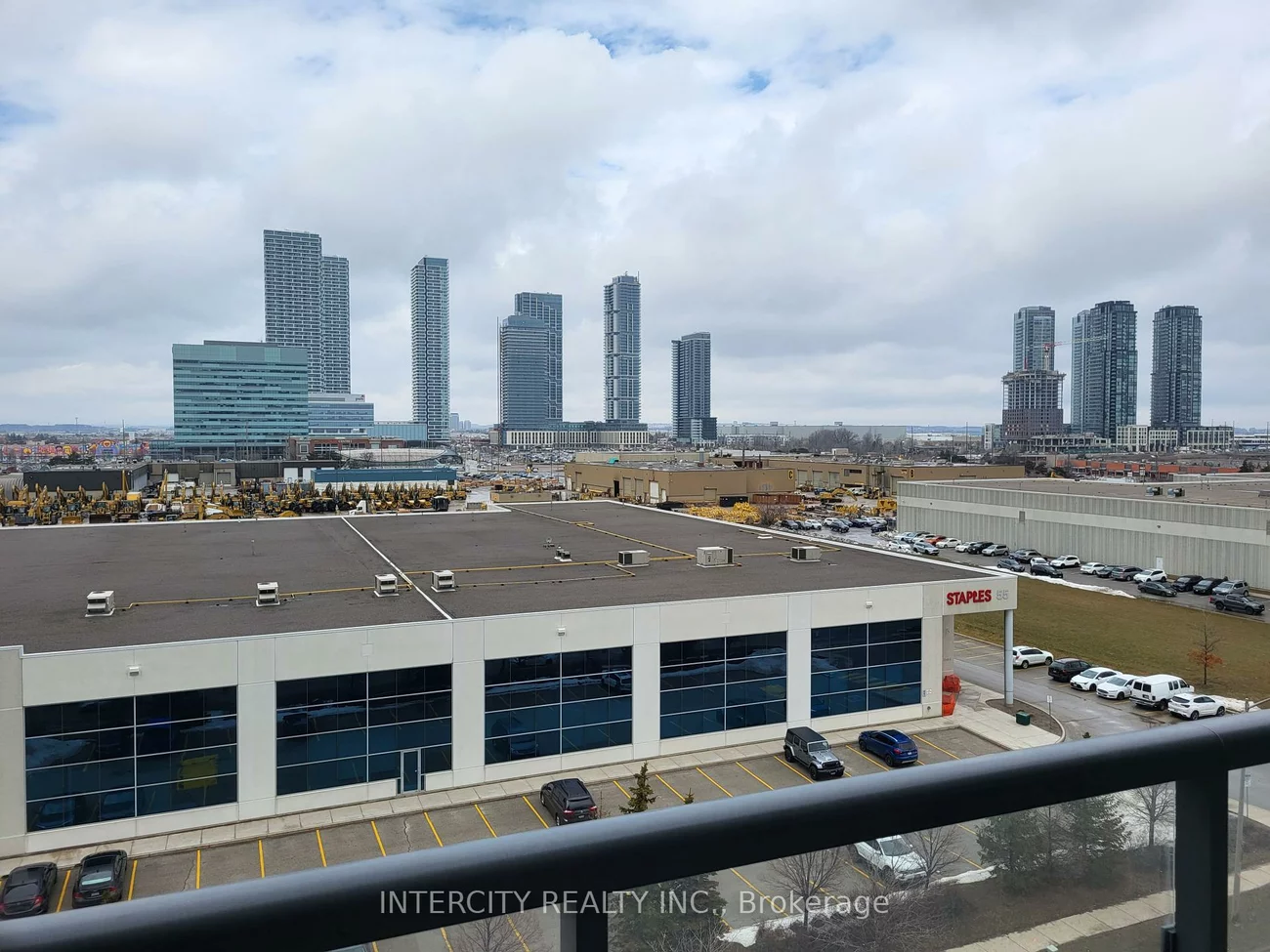 38, Honeycrisp, Vaughan Corporate Centre, Vaughan