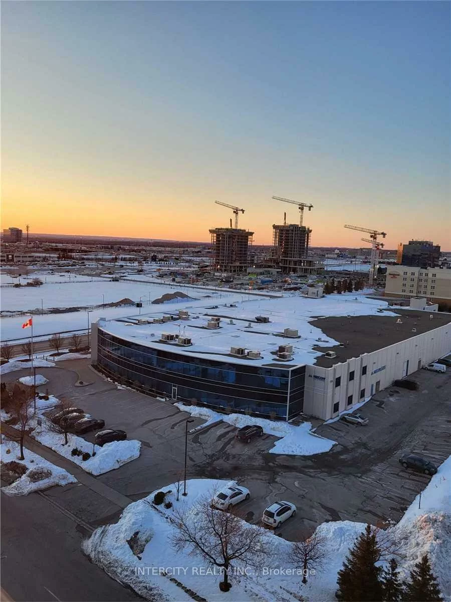 38, Honeycrisp, Vaughan Corporate Centre, Vaughan