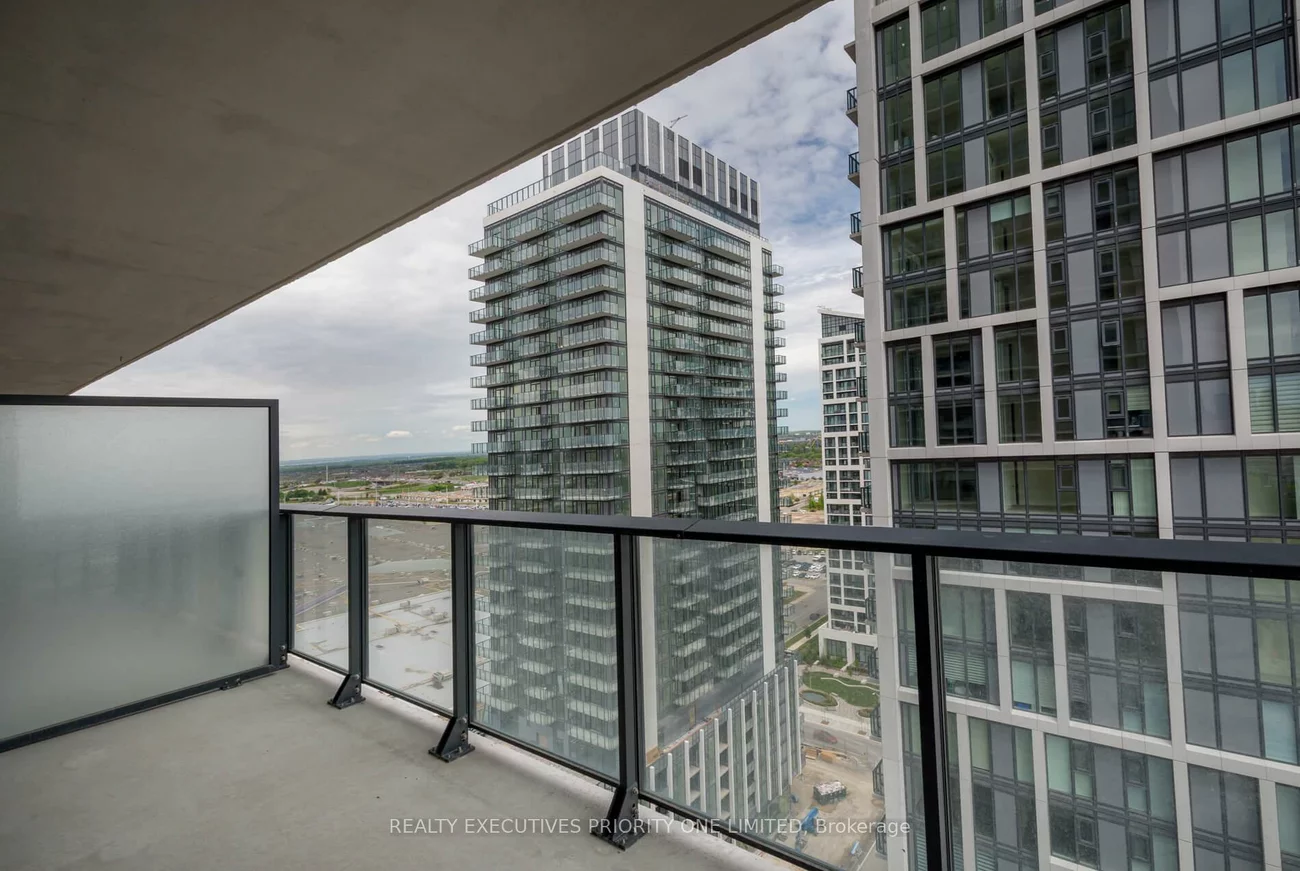 8960, Jane, Vellore Village, Vaughan