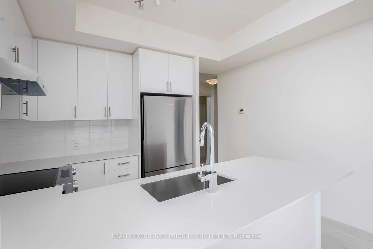 8960, Jane, Vellore Village, Vaughan
