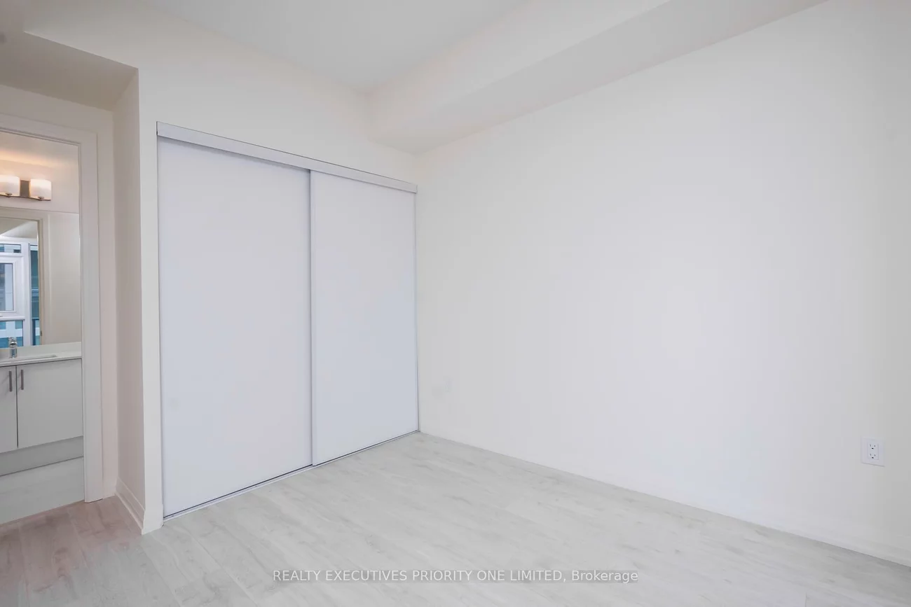 8960, Jane, Vellore Village, Vaughan