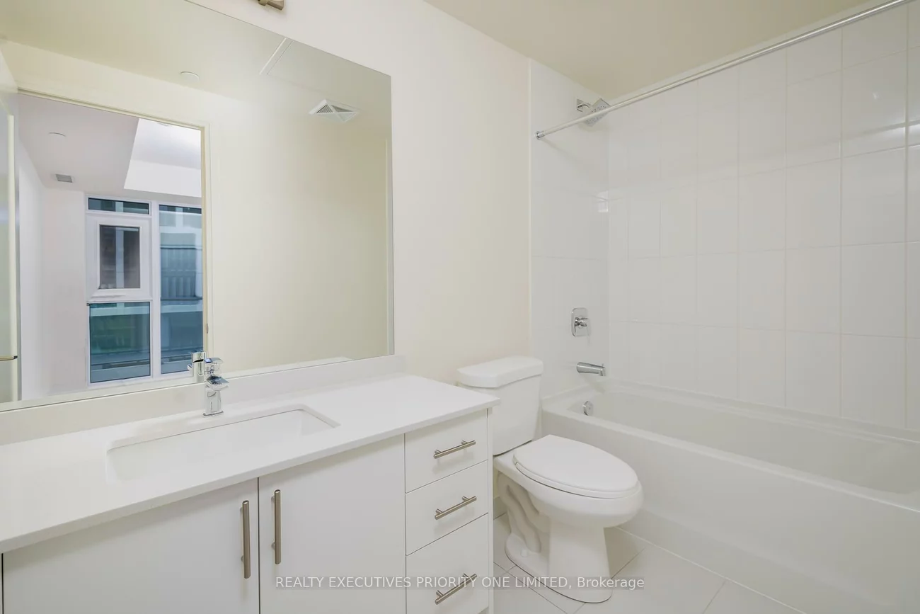 8960, Jane, Vellore Village, Vaughan