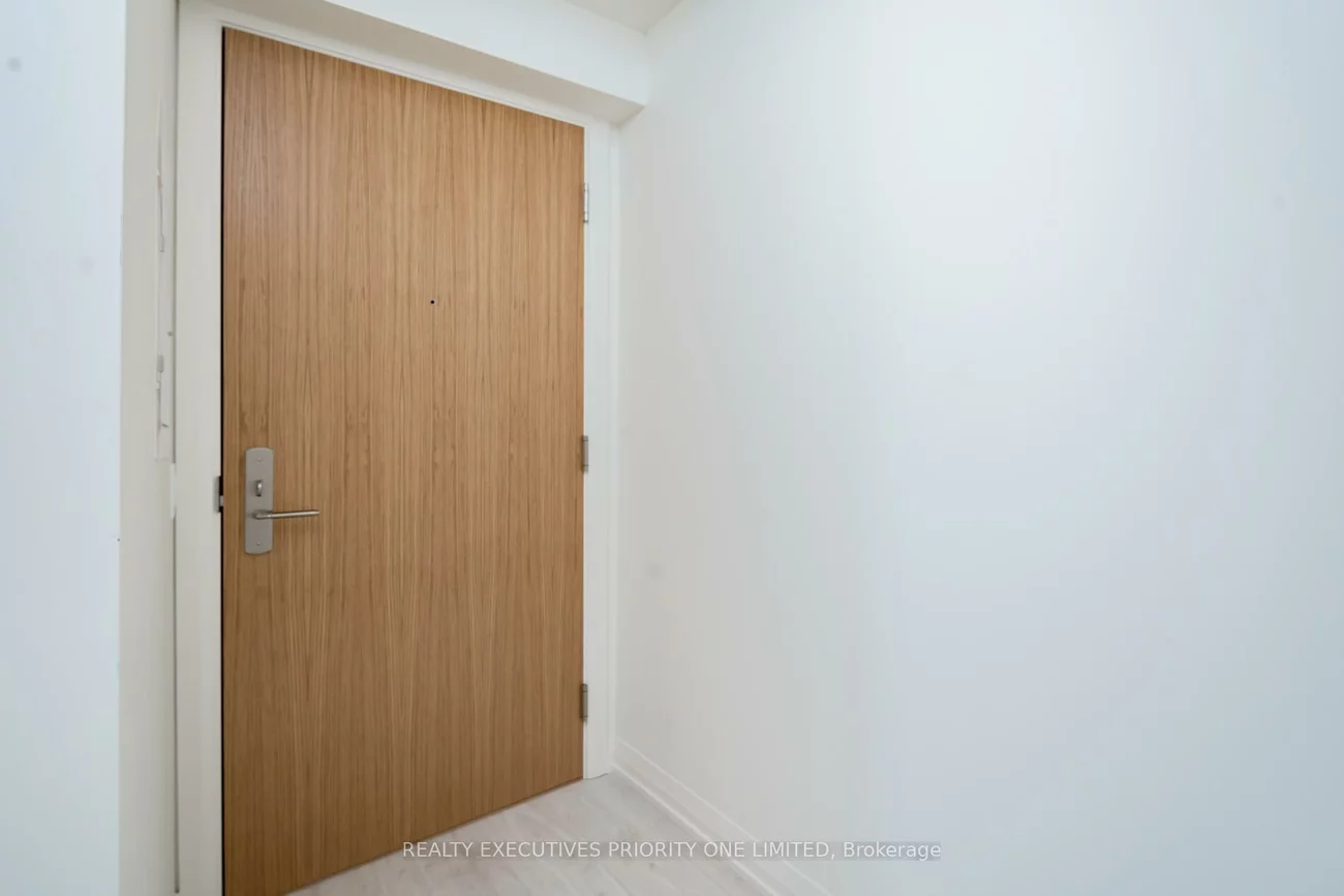 8960, Jane, Vellore Village, Vaughan