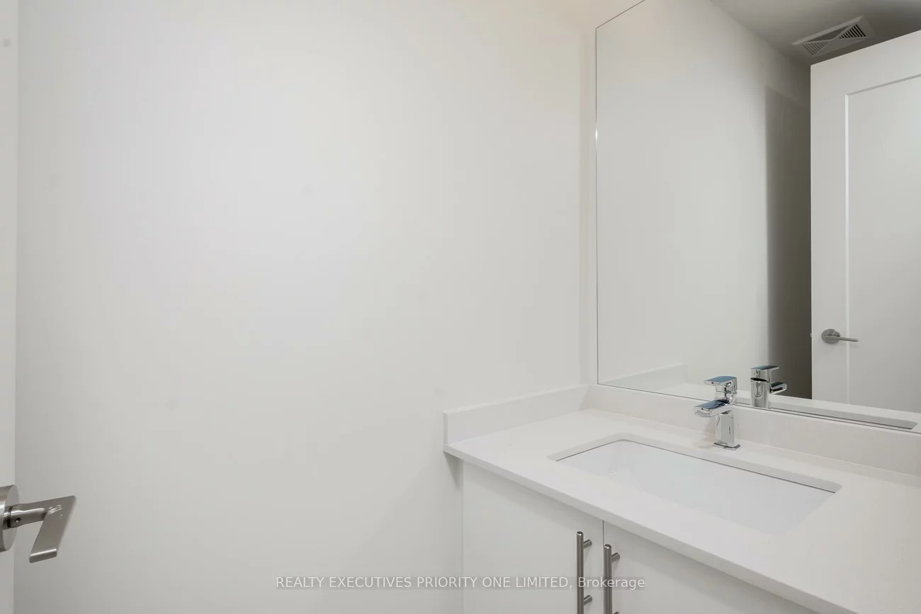 8960, Jane, Vellore Village, Vaughan