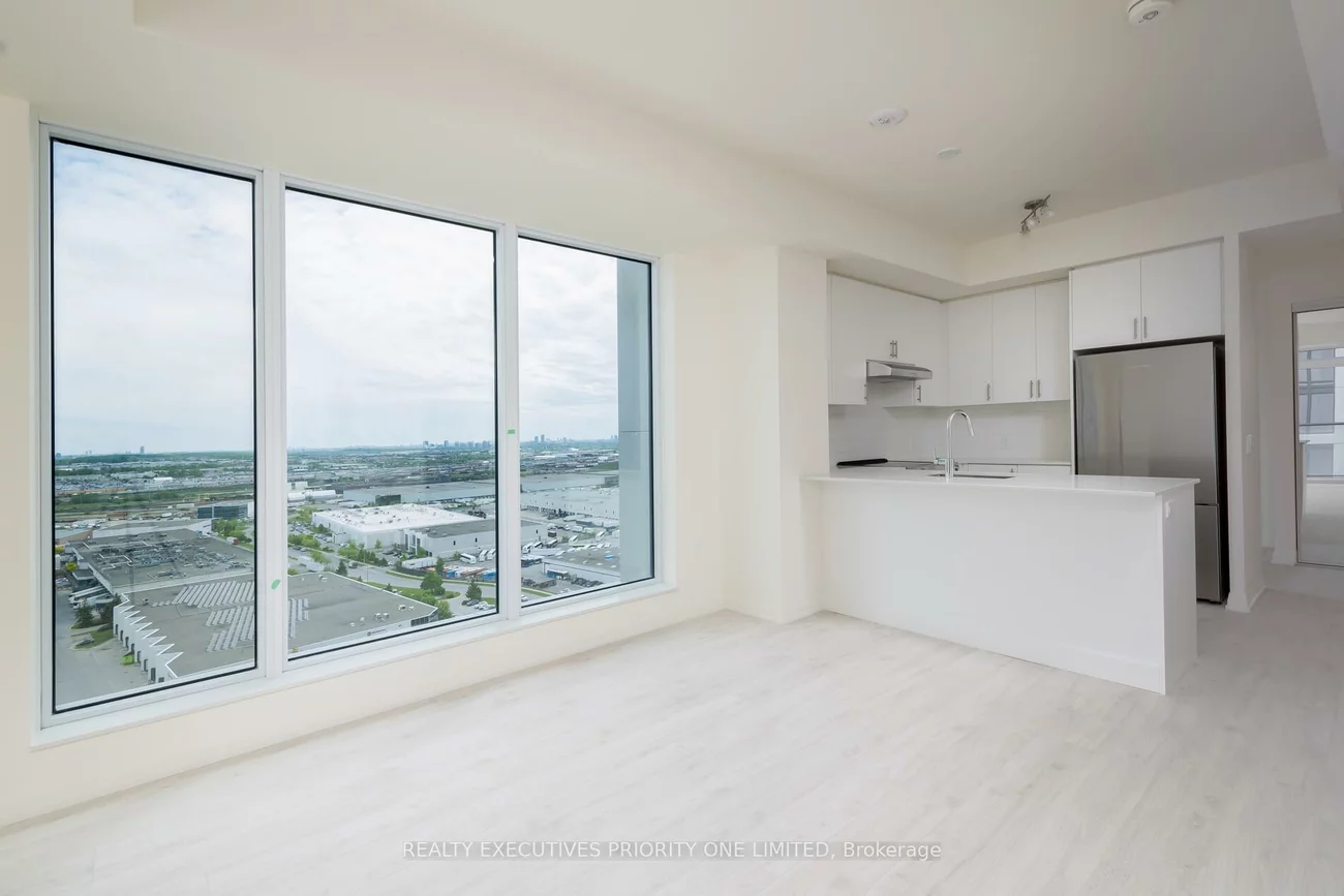 8960, Jane, Vellore Village, Vaughan