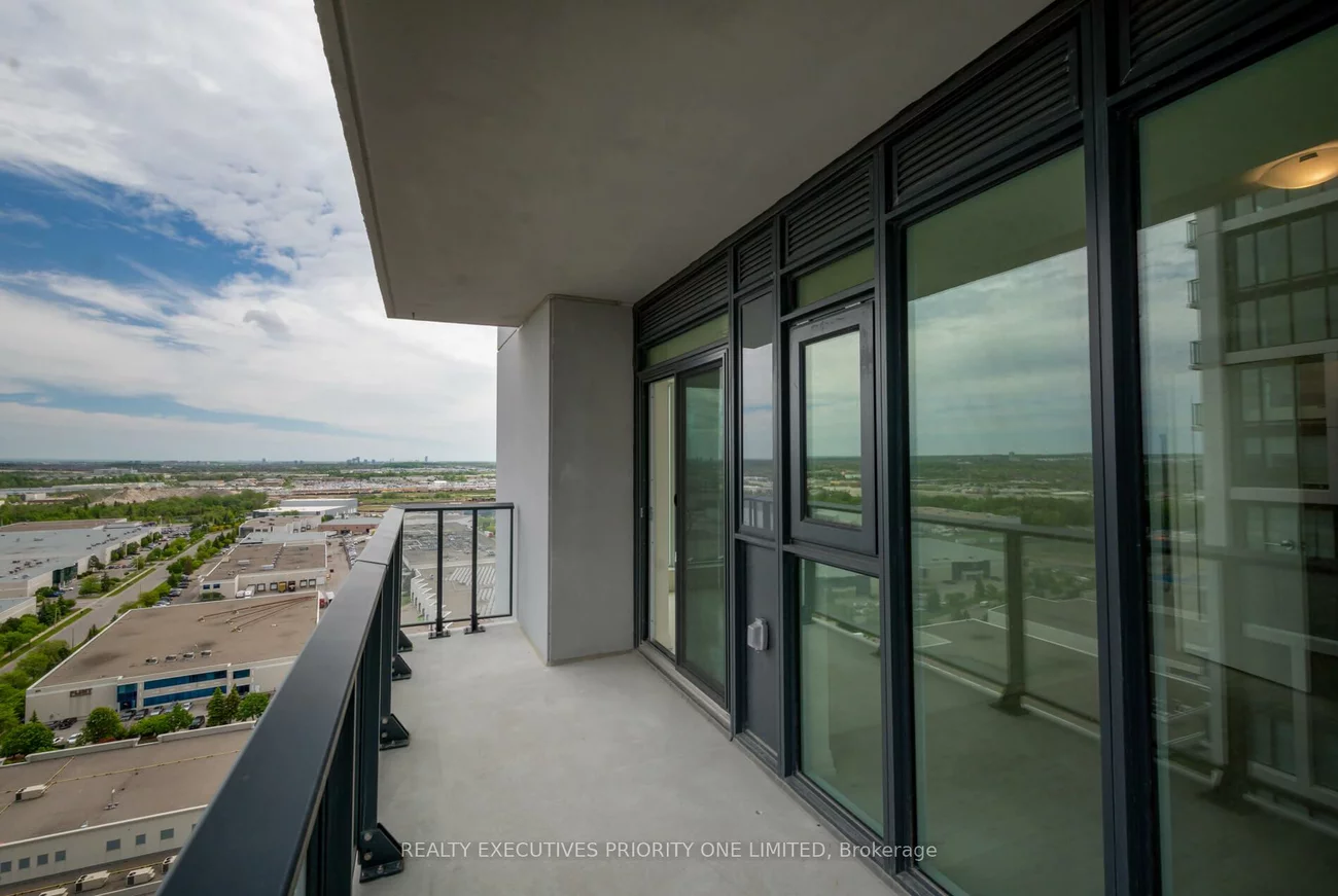 8960, Jane, Vellore Village, Vaughan