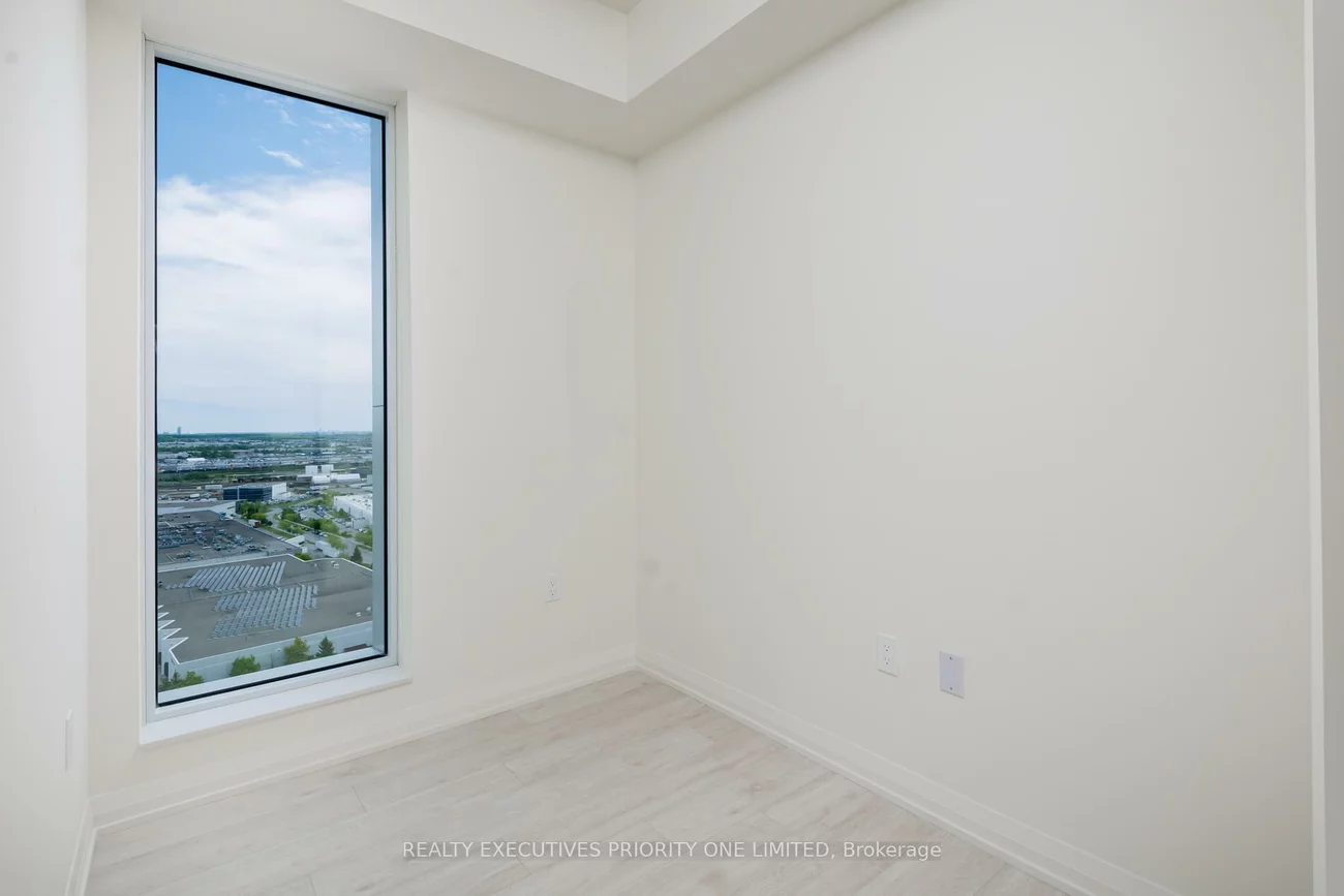 8960, Jane, Vellore Village, Vaughan