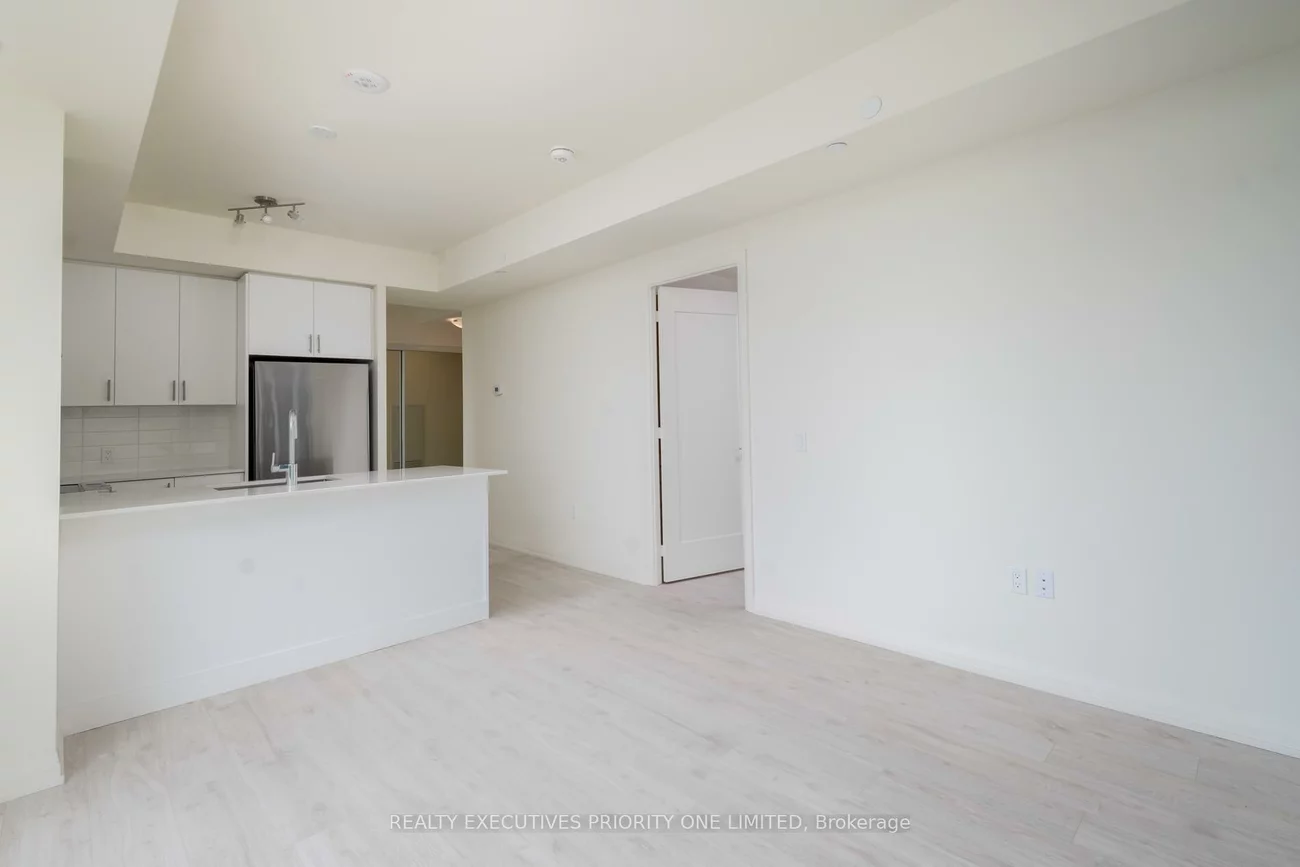8960, Jane, Vellore Village, Vaughan