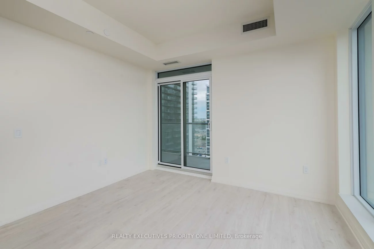 8960, Jane, Vellore Village, Vaughan