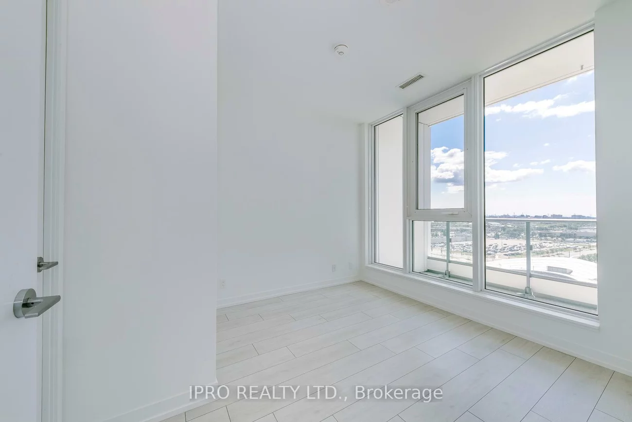 898, Portage, Vaughan Corporate Centre, Vaughan