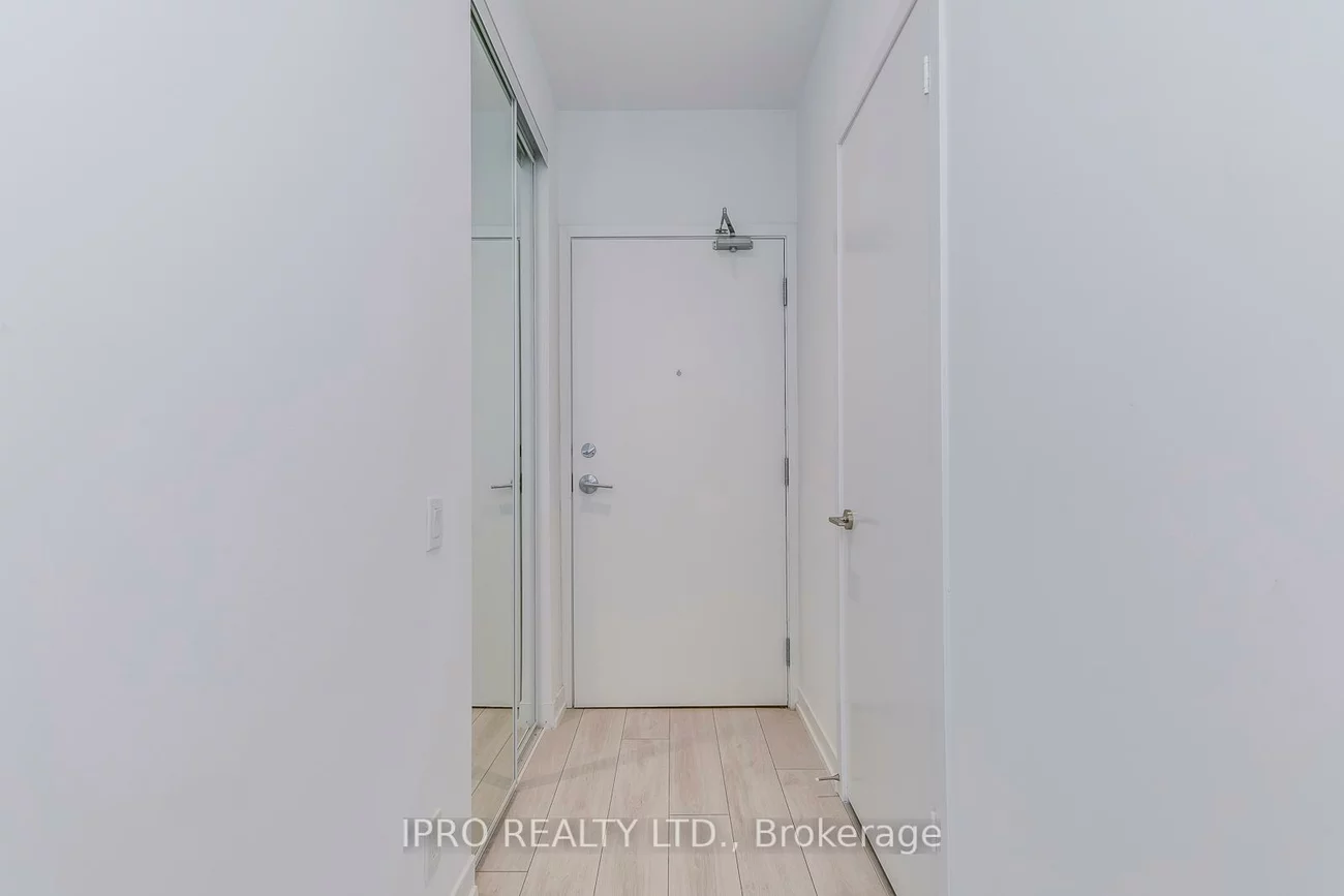 898, Portage, Vaughan Corporate Centre, Vaughan