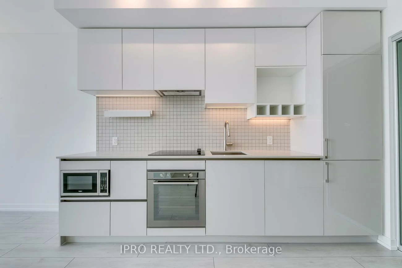 898, Portage, Vaughan Corporate Centre, Vaughan