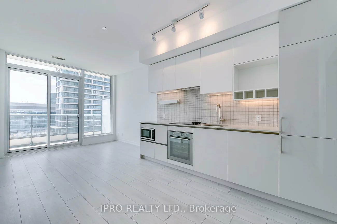 898, Portage, Vaughan Corporate Centre, Vaughan