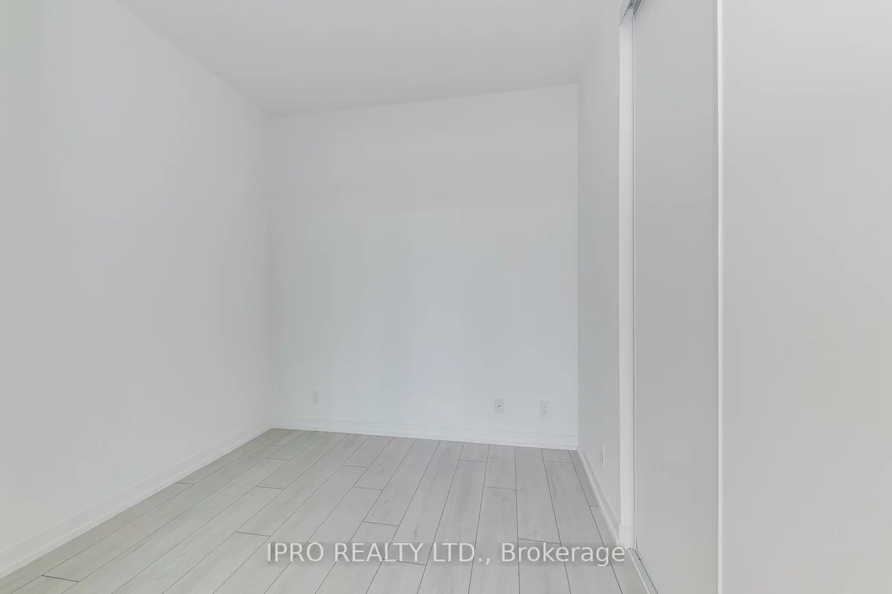 898, Portage, Vaughan Corporate Centre, Vaughan