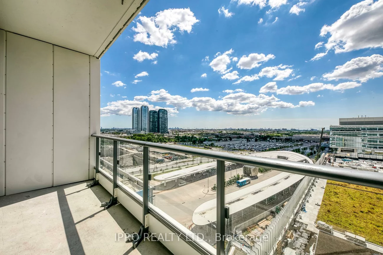 898, Portage, Vaughan Corporate Centre, Vaughan