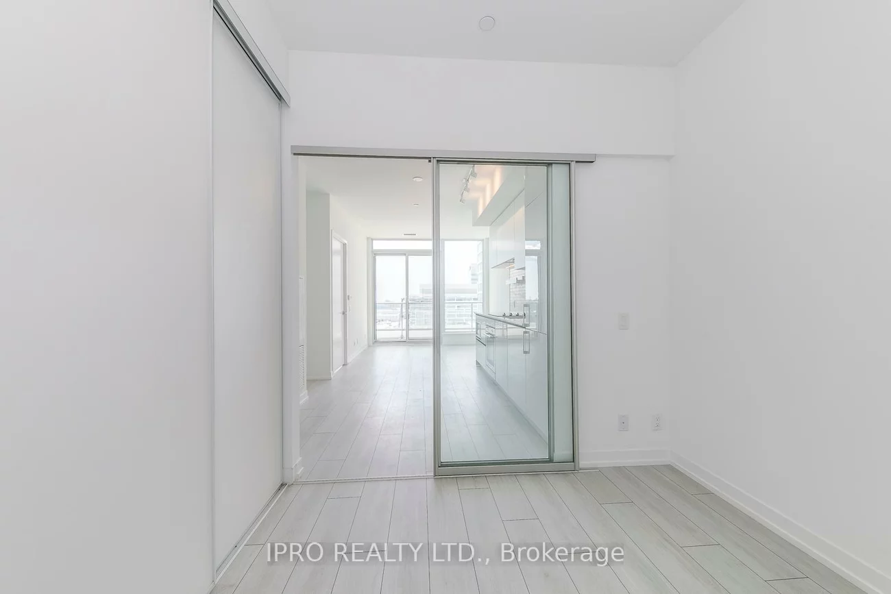 898, Portage, Vaughan Corporate Centre, Vaughan