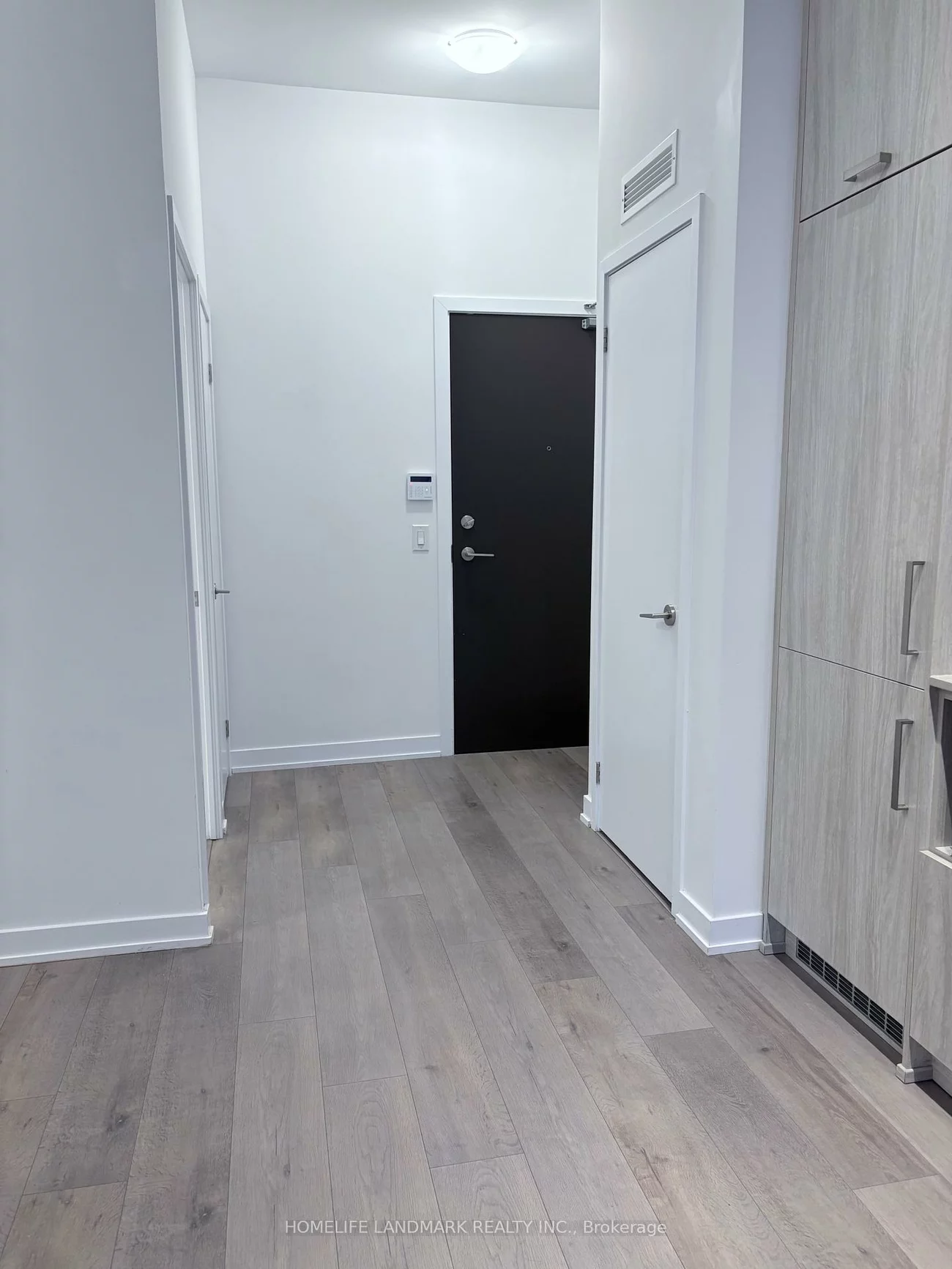 60, Honeycrisp, Vaughan Corporate Centre, Vaughan