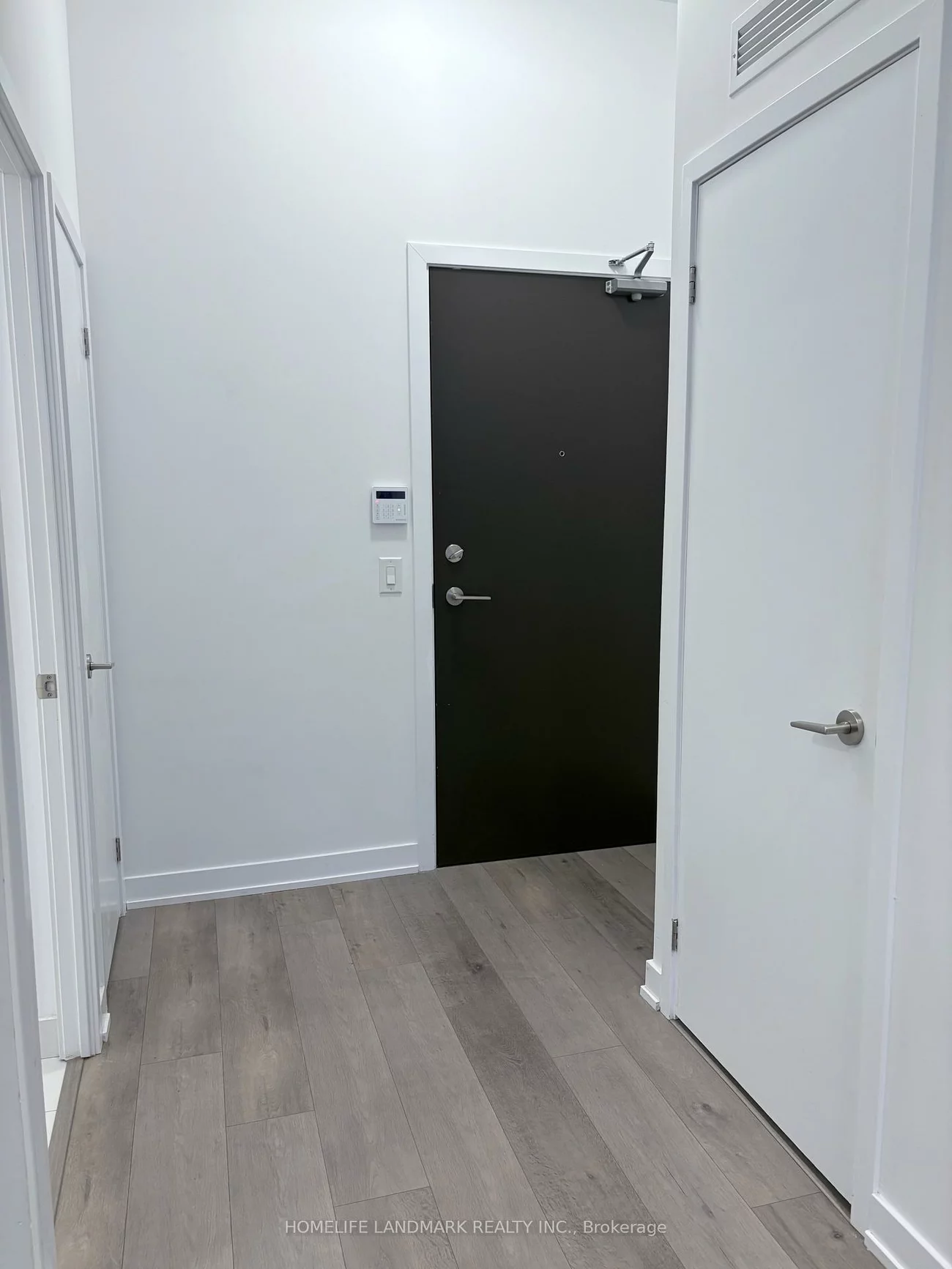 60, Honeycrisp, Vaughan Corporate Centre, Vaughan