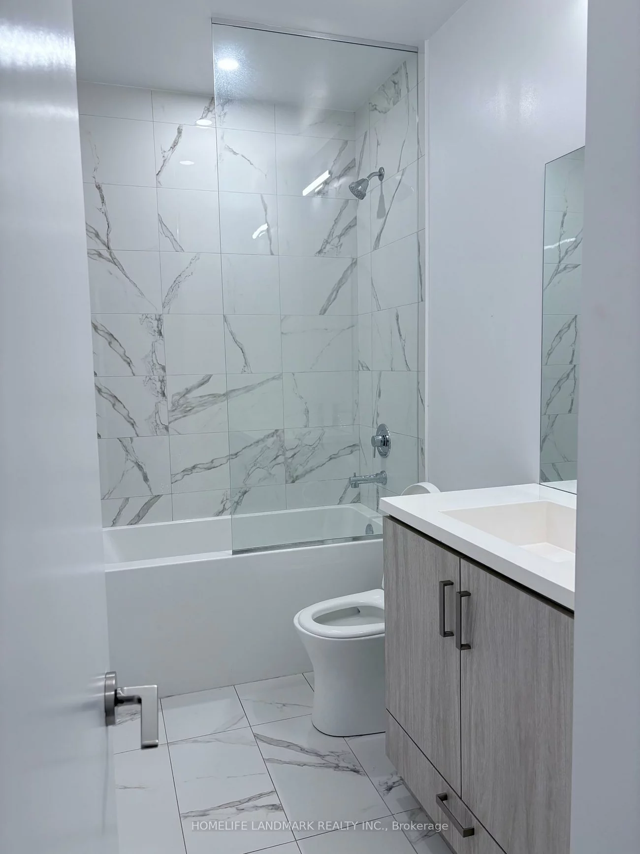 60, Honeycrisp, Vaughan Corporate Centre, Vaughan