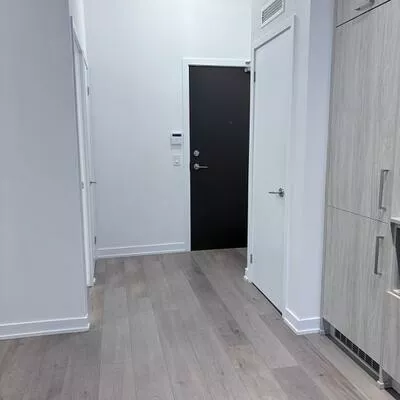 60, Honeycrisp, Vaughan Corporate Centre, Vaughan