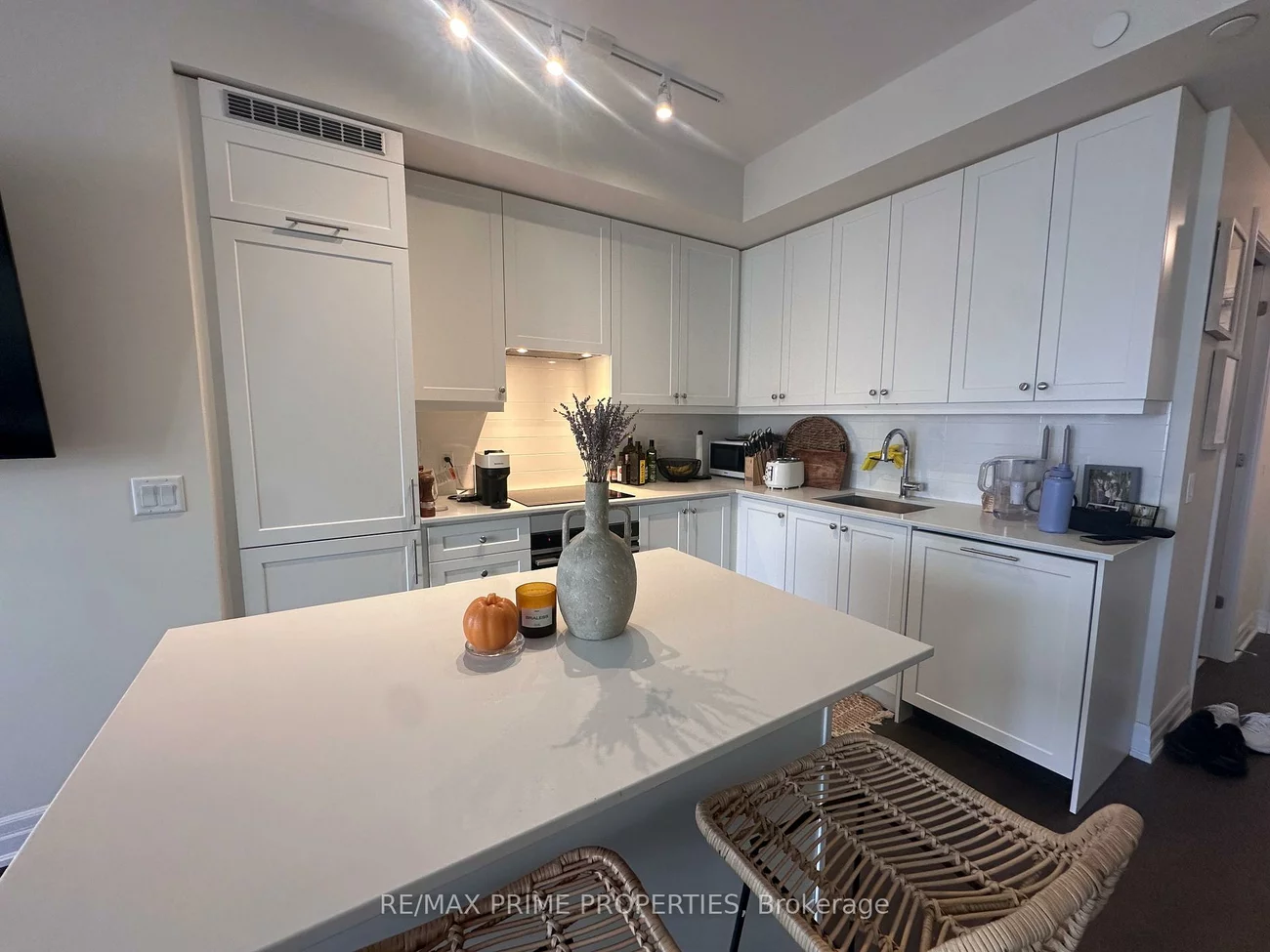 9075, Jane, Concord, Vaughan
