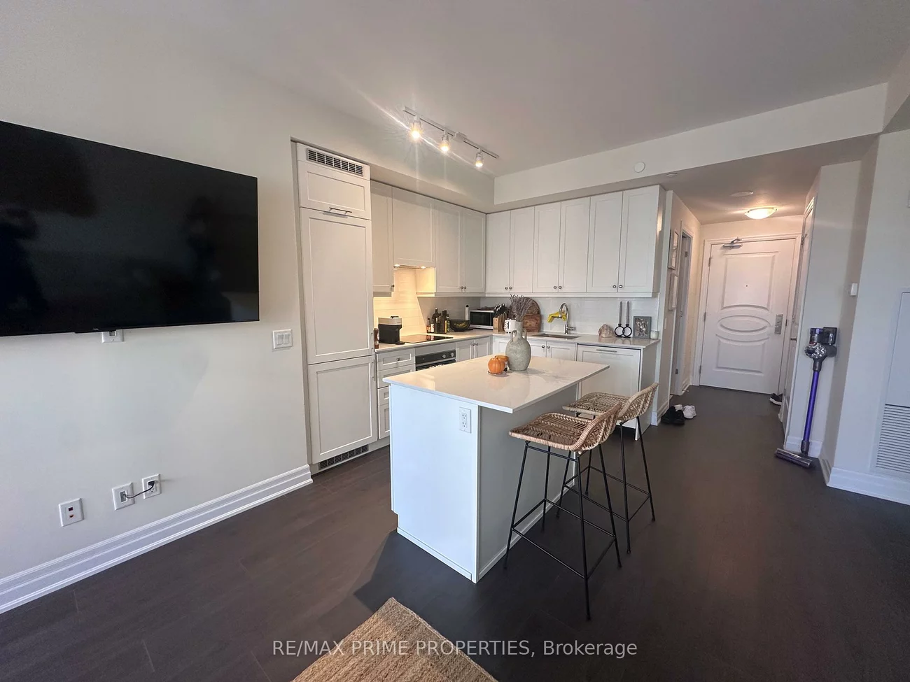 9075, Jane, Concord, Vaughan