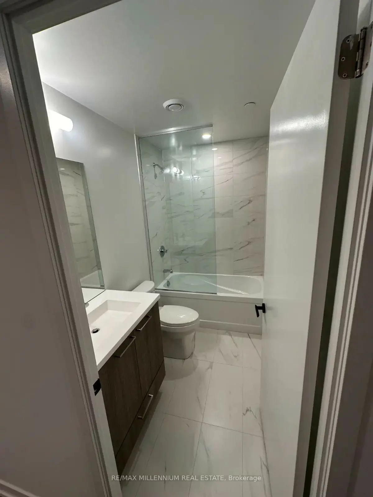 225, Commerce, Vaughan Corporate Centre, Vaughan