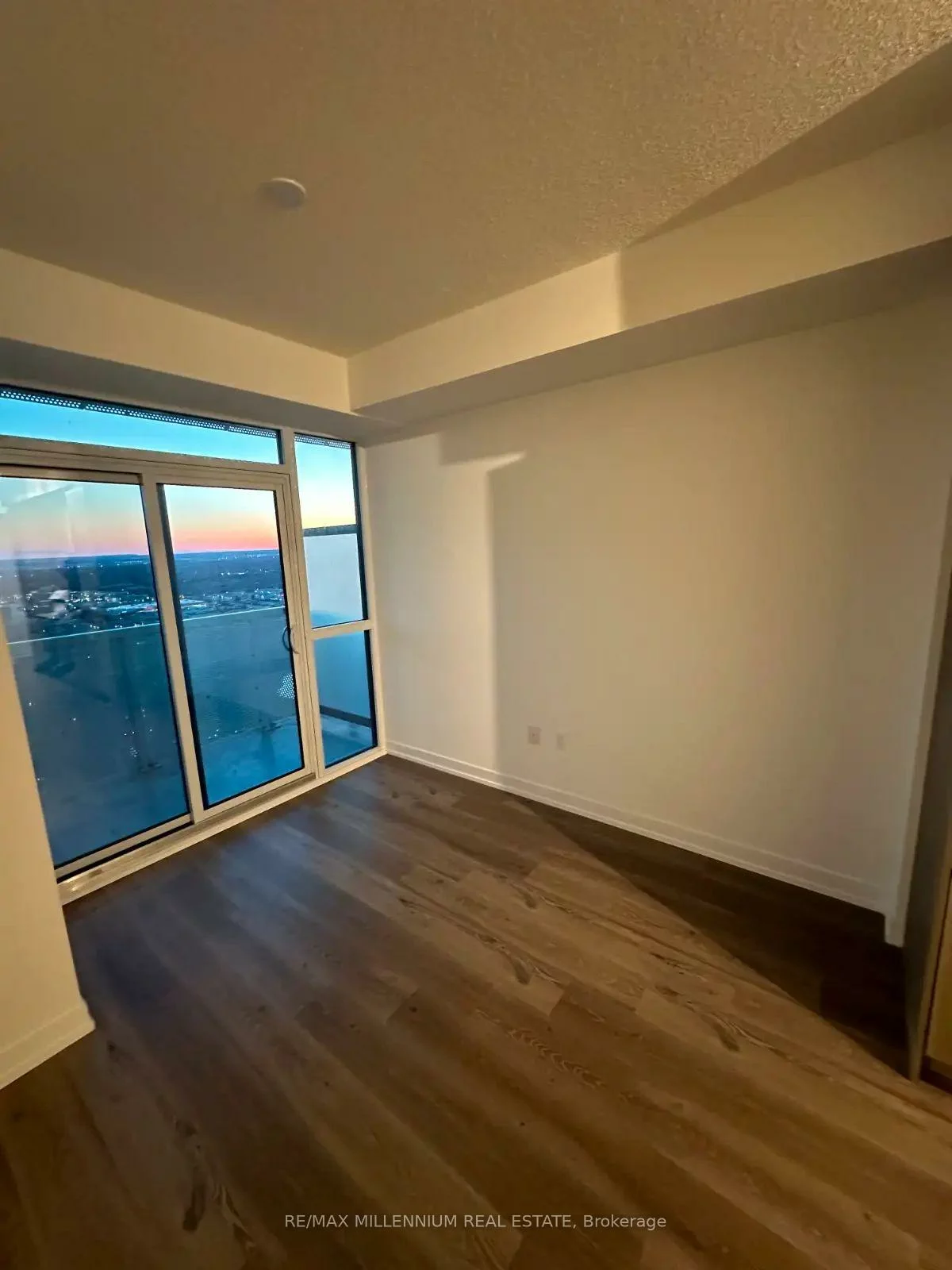 225, Commerce, Vaughan Corporate Centre, Vaughan