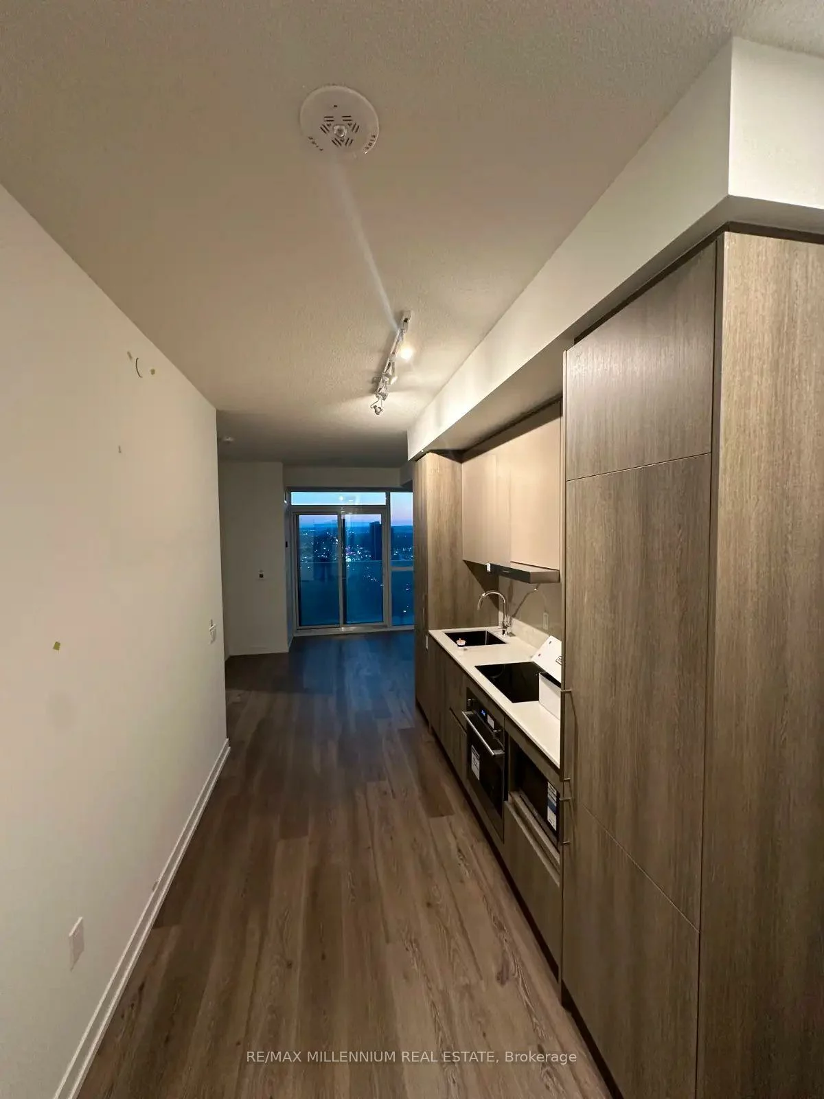 225, Commerce, Vaughan Corporate Centre, Vaughan
