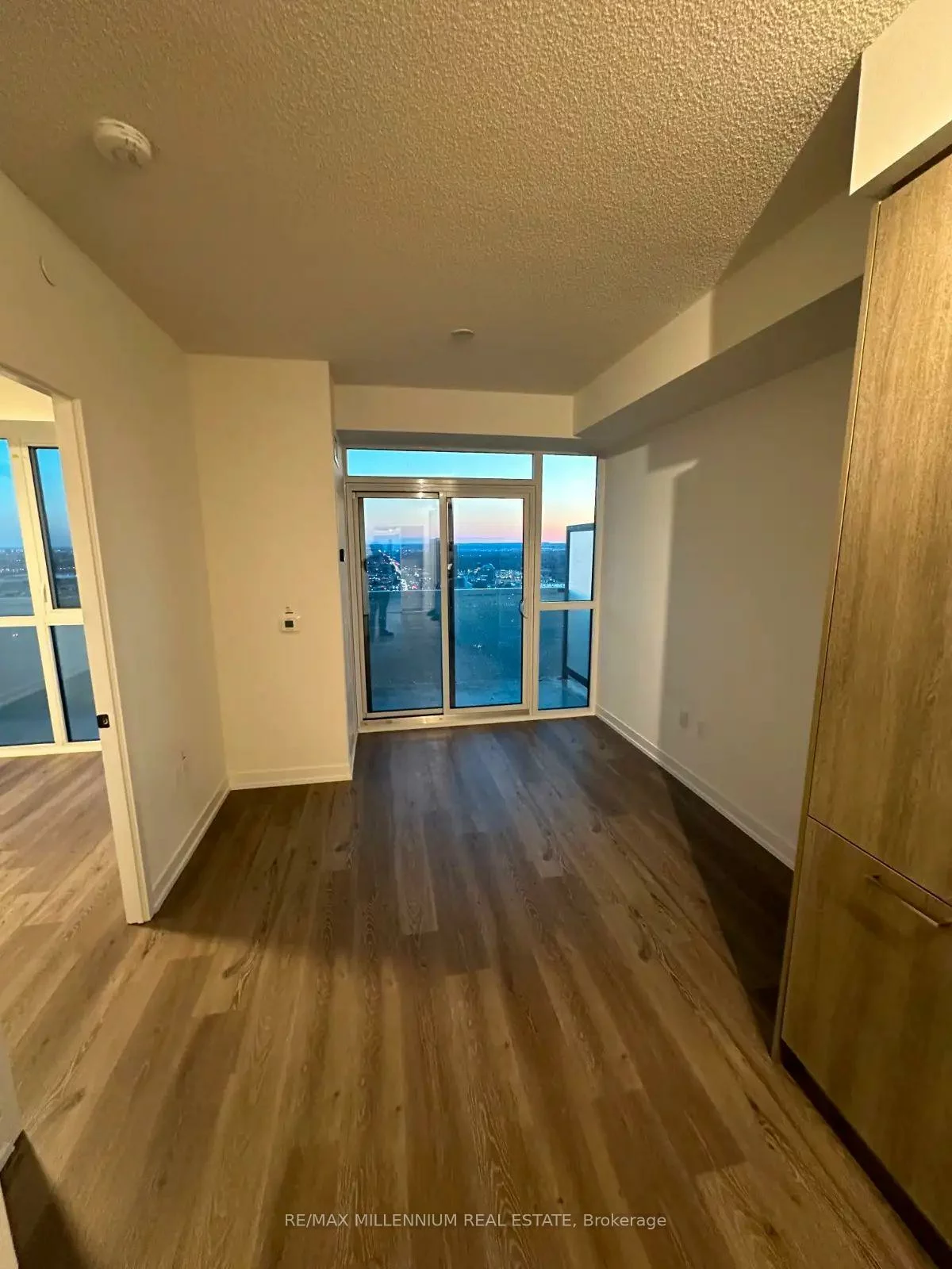 225, Commerce, Vaughan Corporate Centre, Vaughan
