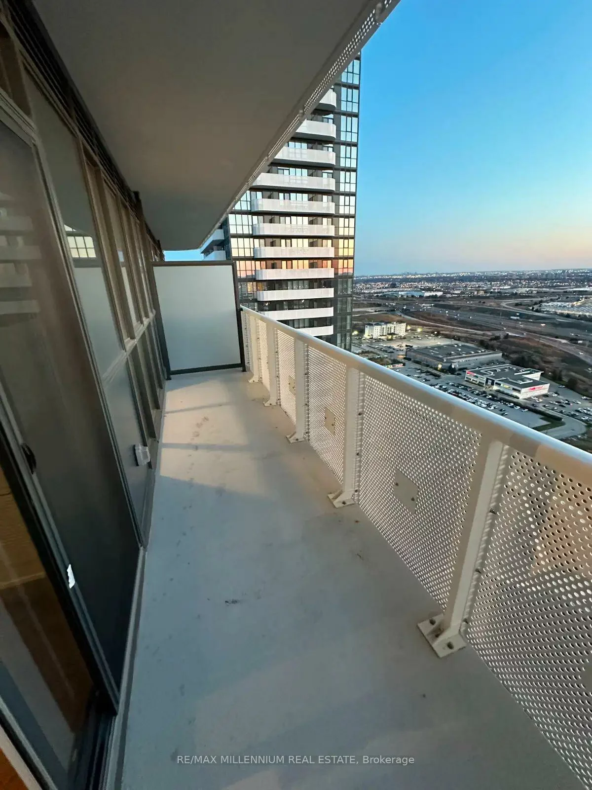 225, Commerce, Vaughan Corporate Centre, Vaughan