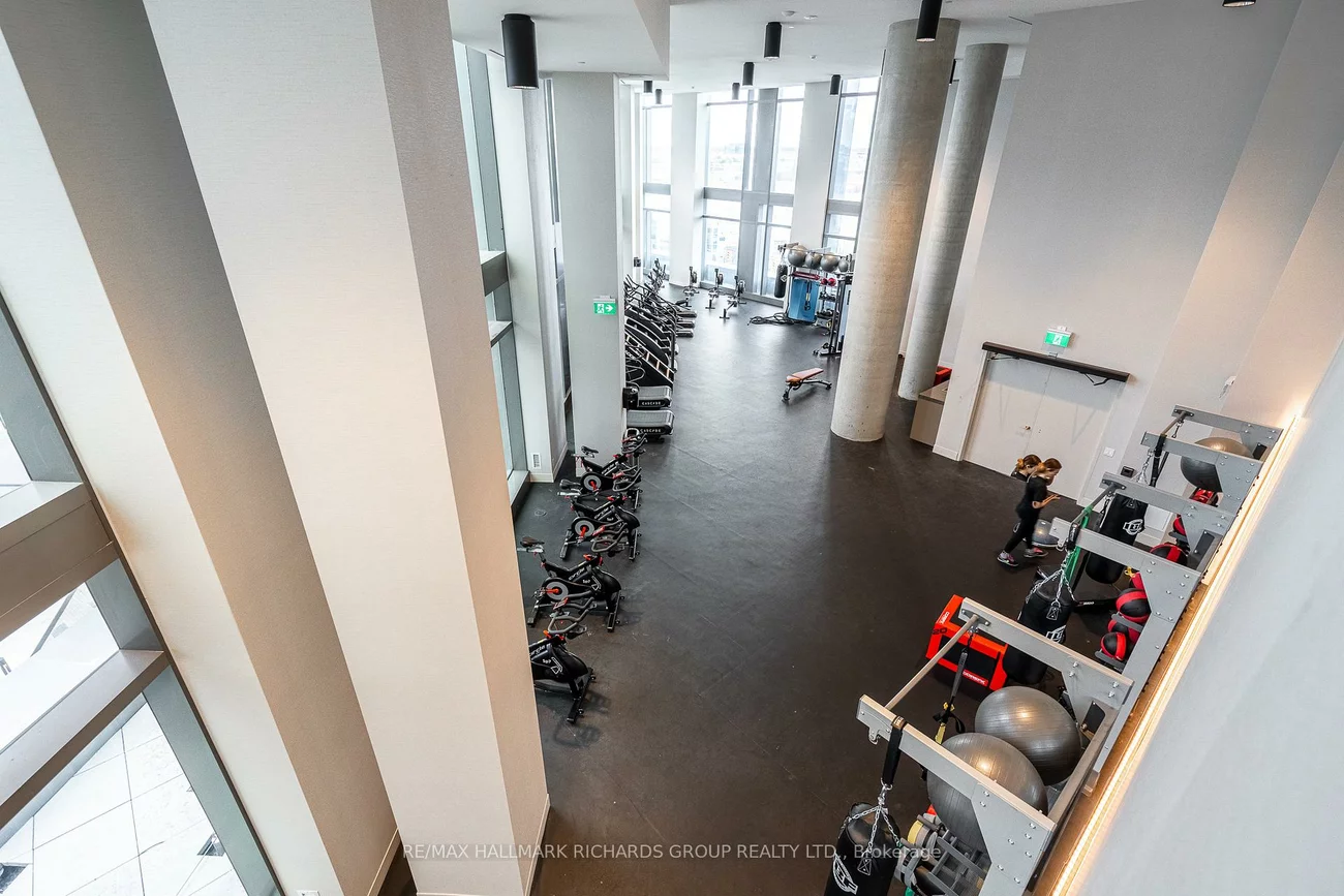 1000, Portage, Vaughan Corporate Centre, Vaughan