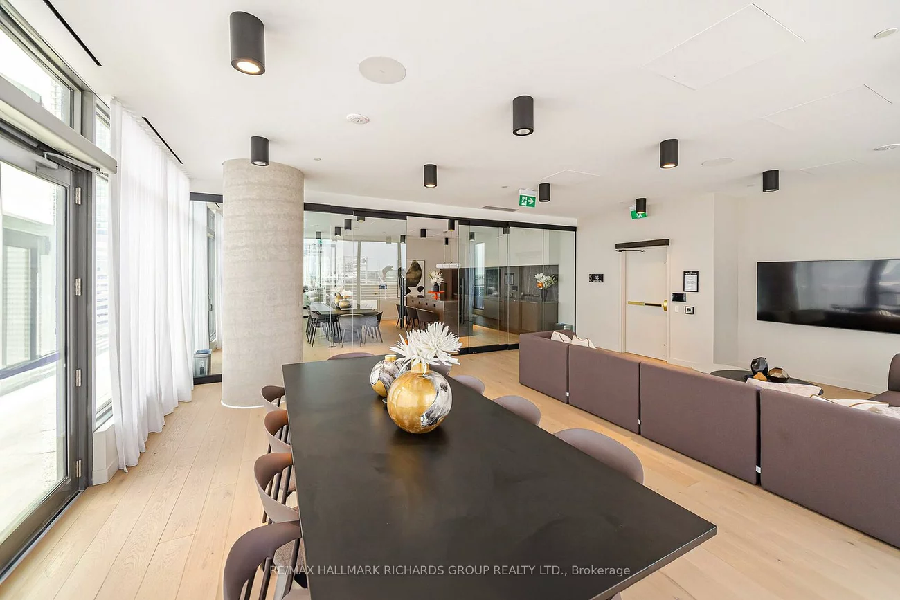 1000, Portage, Vaughan Corporate Centre, Vaughan