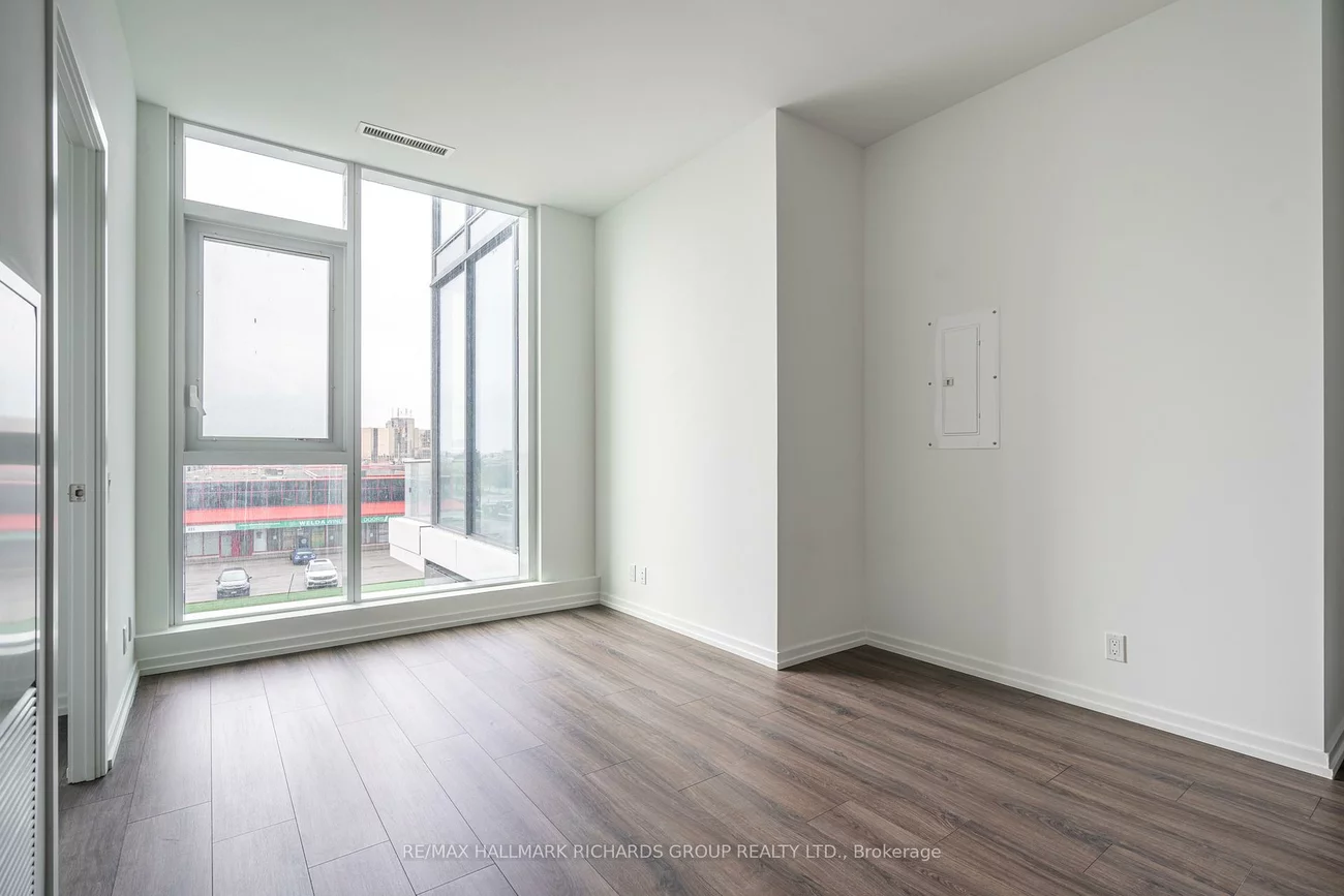 1000, Portage, Vaughan Corporate Centre, Vaughan