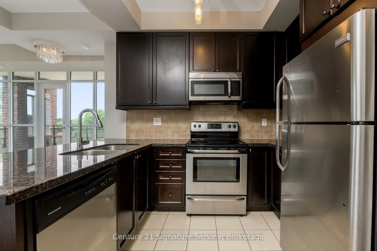 2396, Major Mackenzie, Maple, Vaughan