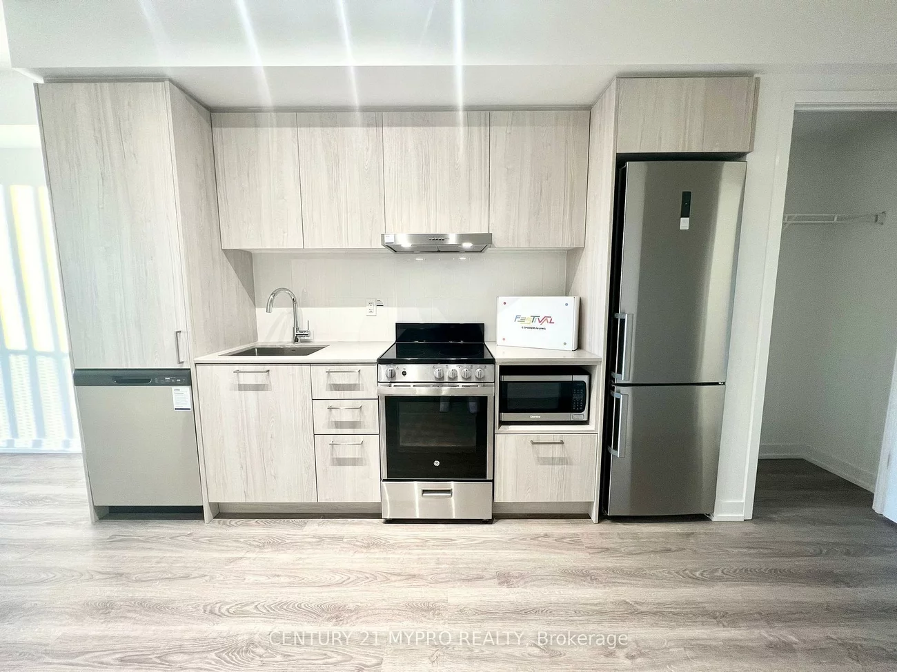 195, Commerce, Vaughan Corporate Centre, Vaughan