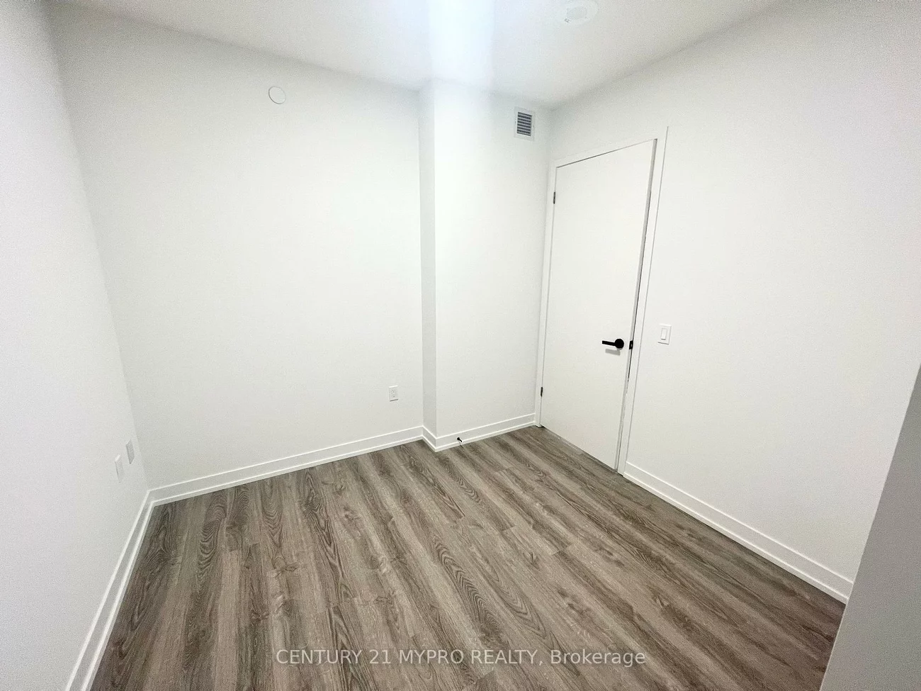 195, Commerce, Vaughan Corporate Centre, Vaughan