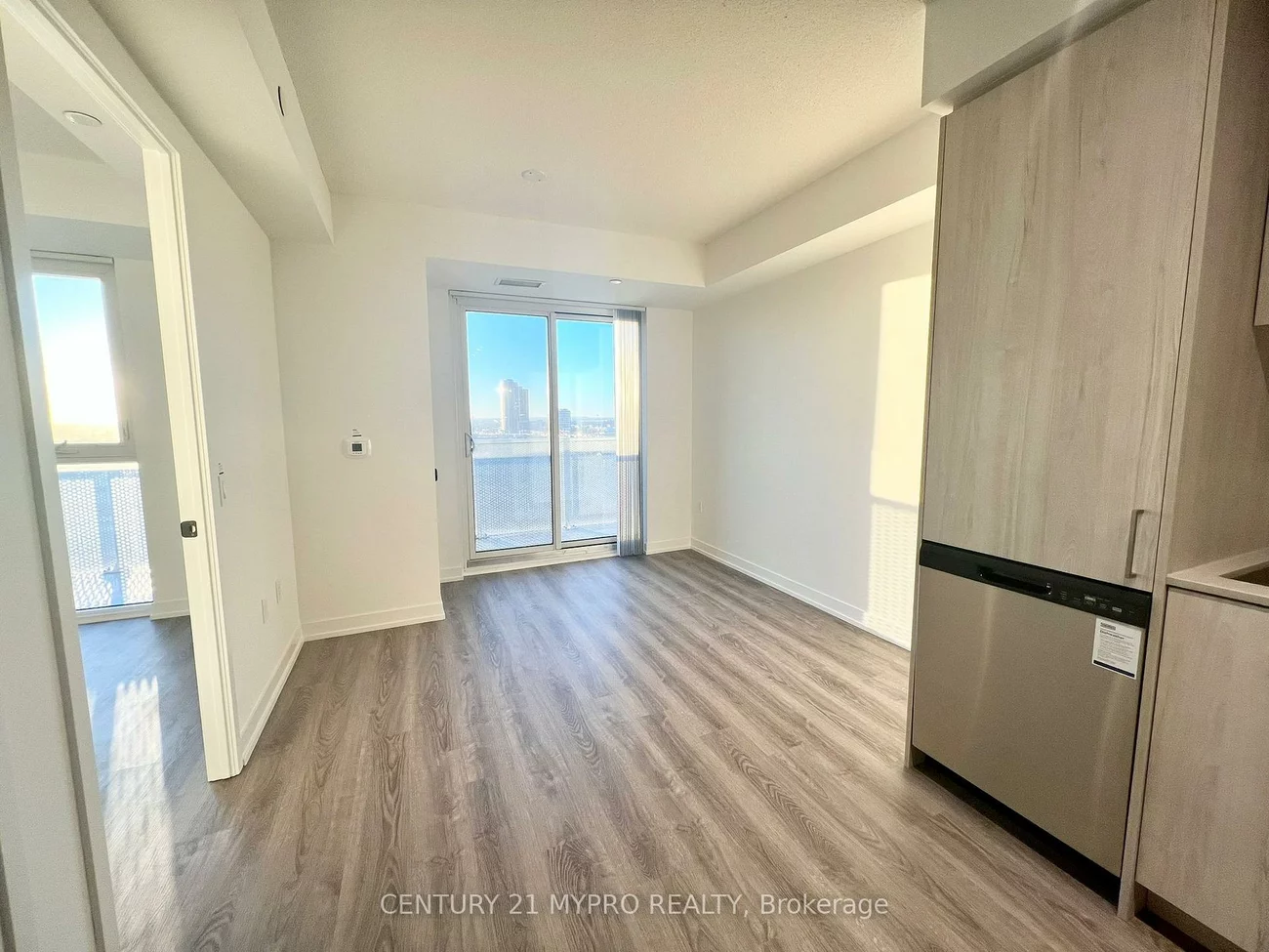195, Commerce, Vaughan Corporate Centre, Vaughan