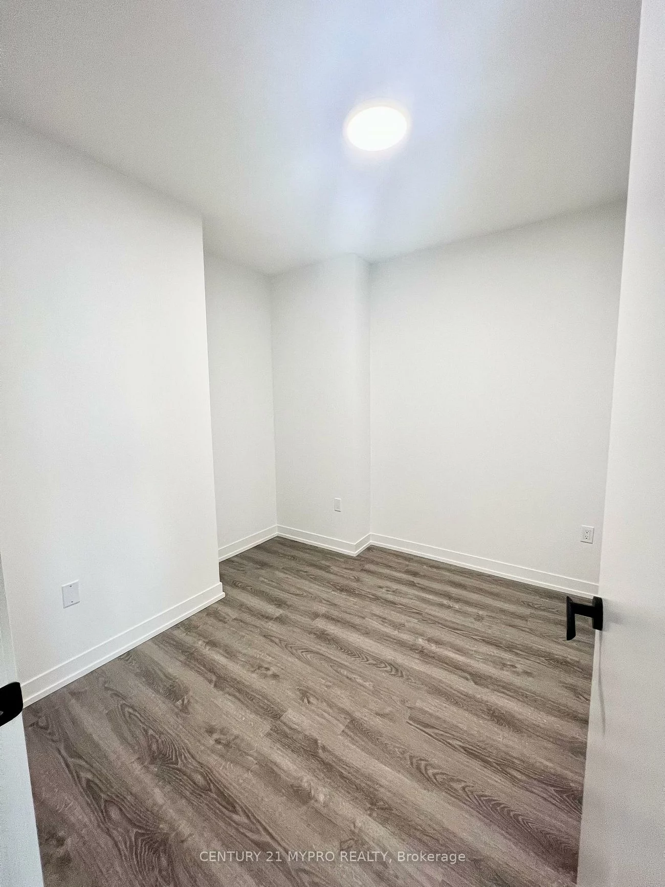 195, Commerce, Vaughan Corporate Centre, Vaughan