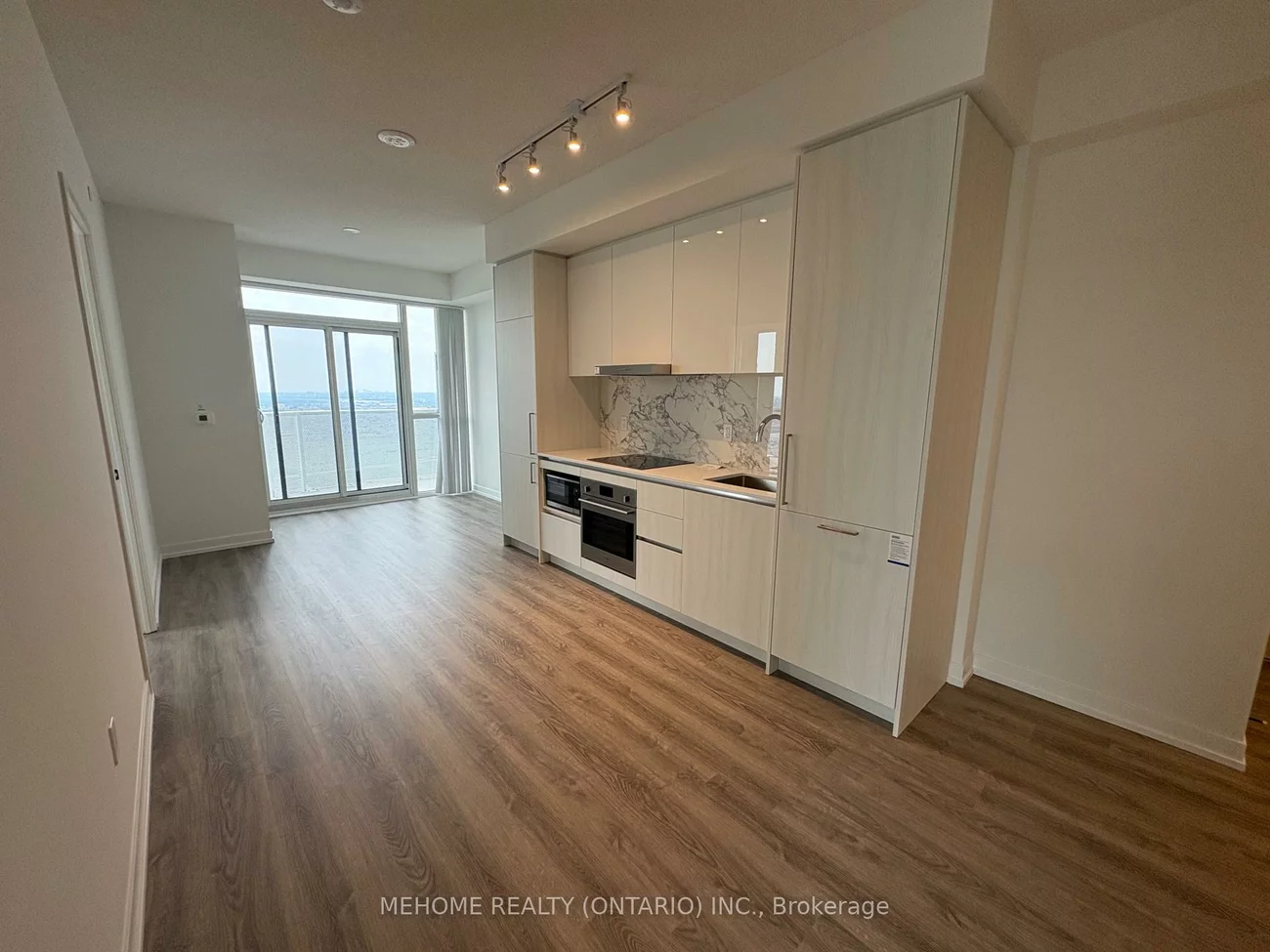 195, Commerce, Vaughan Corporate Centre, Vaughan