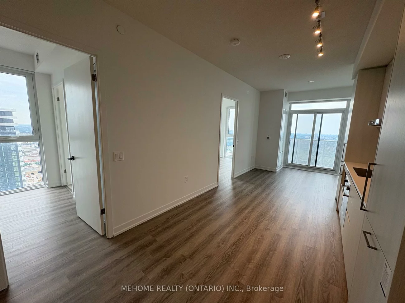 195, Commerce, Vaughan Corporate Centre, Vaughan